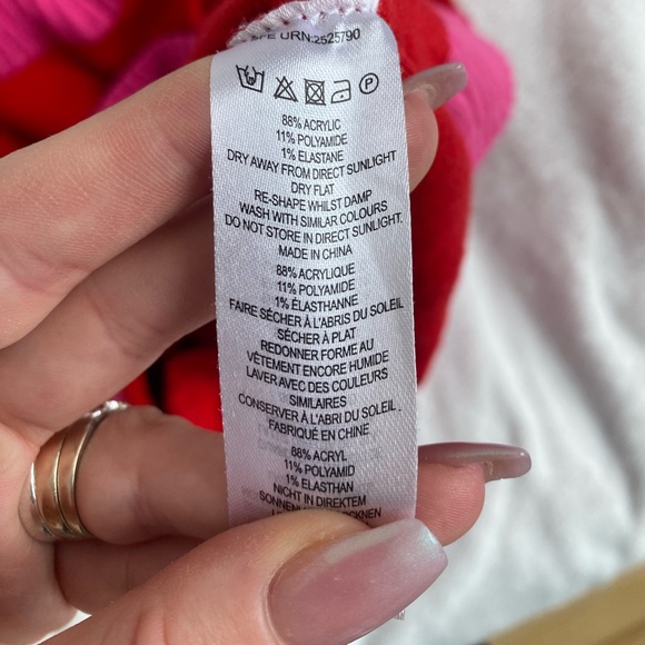 RED & PINK SWEATER - Picture 3 of 3